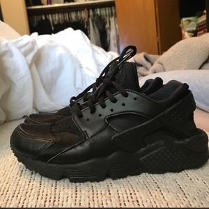 All black huaraches